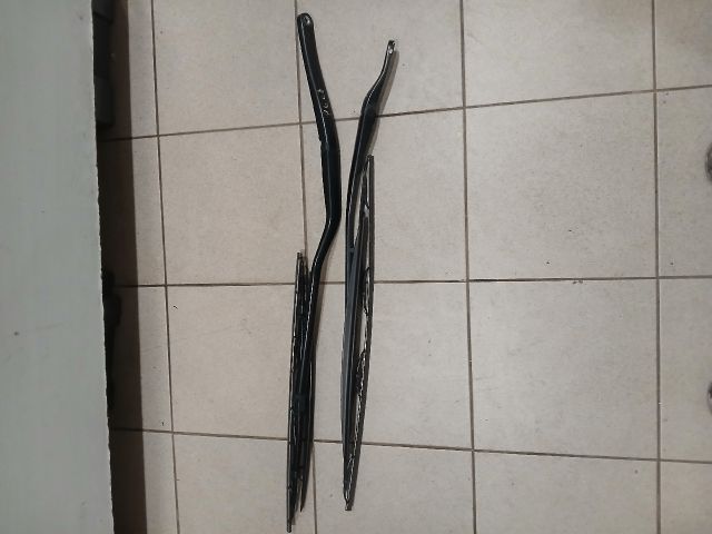 bontott PEUGEOT 607 Első Ablaktörlő Kar