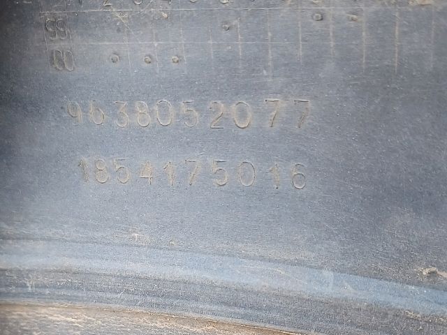 bontott PEUGEOT 607 Első Lökhárító (Részeivel)