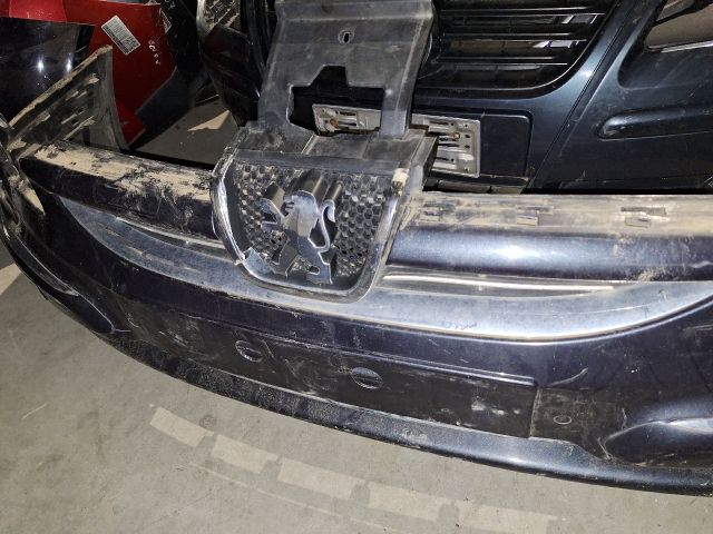 bontott PEUGEOT 607 Első Lökhárító (Részeivel)