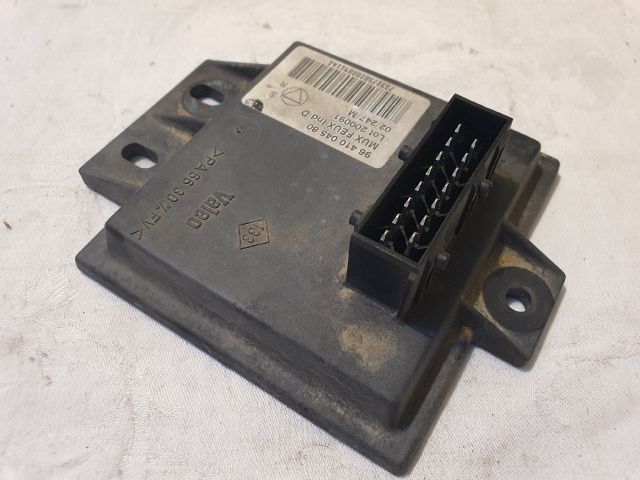 bontott PEUGEOT 607 Fényszóró Elektronika