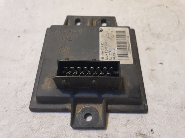 bontott PEUGEOT 607 Fényszóró Elektronika