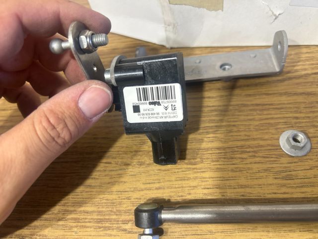 bontott PEUGEOT 607 Hátsó Xenon Szintszabályzó Jeladó