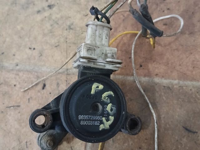 bontott PEUGEOT 607 Hátsó Xenon Szintszabályzó Jeladó