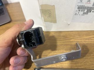 bontott PEUGEOT 607 Hátsó Xenon Szintszabályzó Jeladó