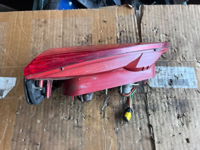 bontott PEUGEOT 607 Jobb Belső Hátsó Lámpa