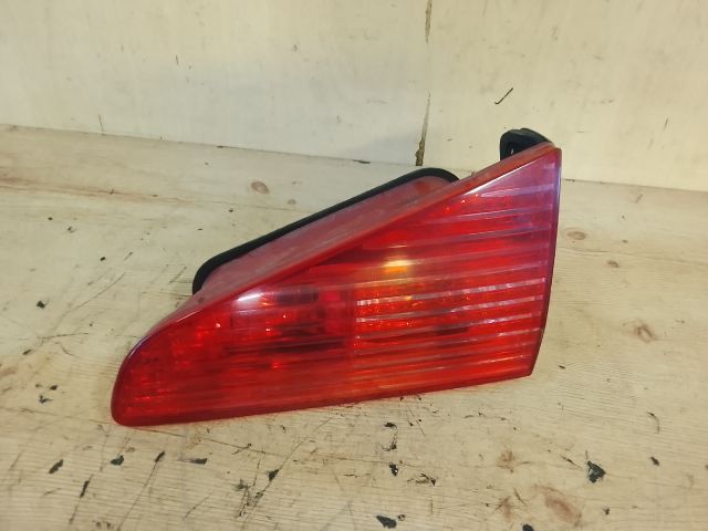 bontott PEUGEOT 607 Jobb Belső Hátsó Lámpa
