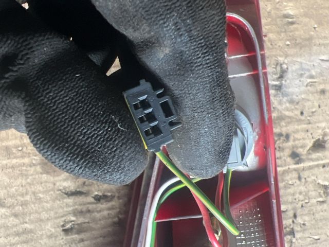 bontott PEUGEOT 607 Jobb Belső Hátsó Lámpa