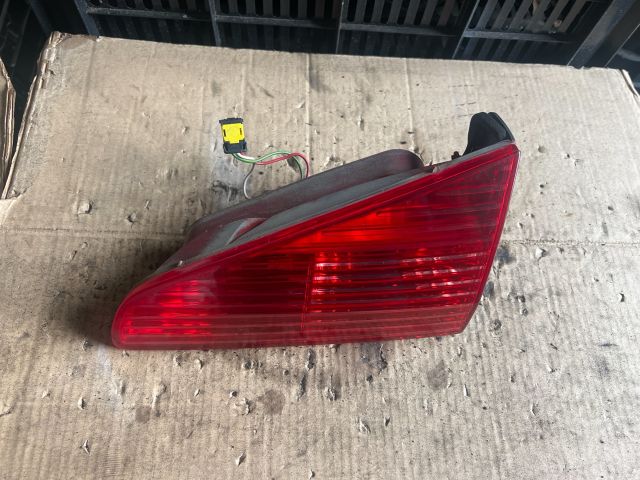 bontott PEUGEOT 607 Jobb Belső Hátsó Lámpa