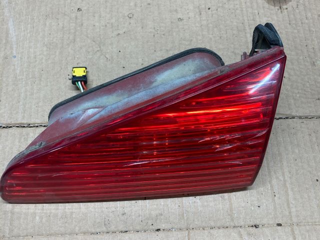 bontott PEUGEOT 607 Jobb Belső Hátsó Lámpa