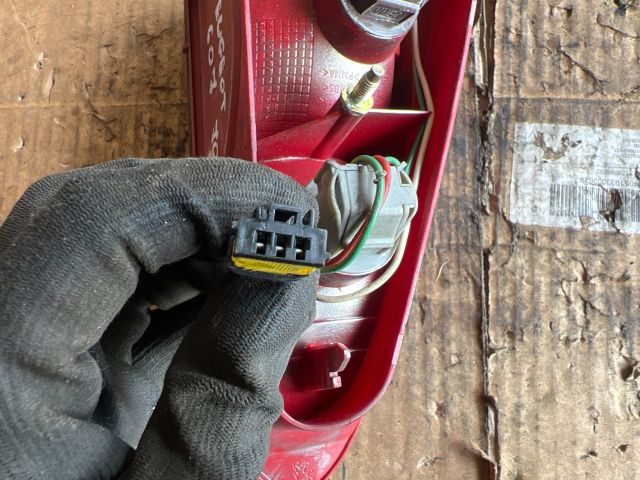 bontott PEUGEOT 607 Jobb Belső Hátsó Lámpa