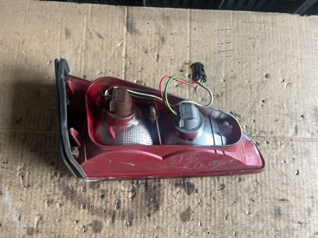 bontott PEUGEOT 607 Jobb Belső Hátsó Lámpa