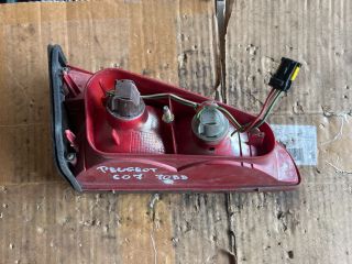 bontott PEUGEOT 607 Jobb Belső Hátsó Lámpa