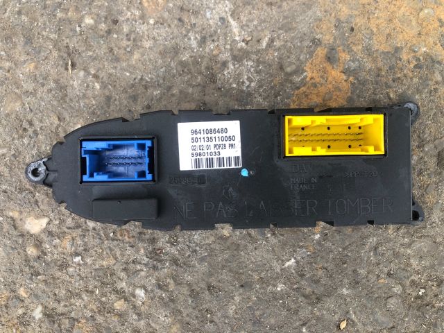 bontott PEUGEOT 607 Jobb első Ajtó Vezérlőegység