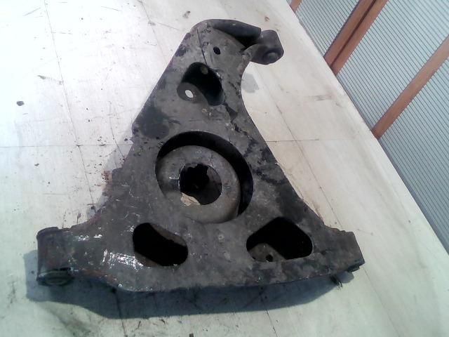 bontott PEUGEOT 607 Jobb hátsó Alsó Első Lengőkar