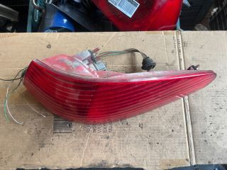 bontott PEUGEOT 607 Jobb Hátsó Lámpa