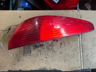 bontott PEUGEOT 607 Jobb Hátsó Lámpa