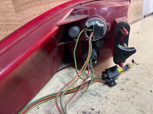 bontott PEUGEOT 607 Jobb Külső Hátsó Lámpa