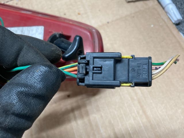 bontott PEUGEOT 607 Jobb Külső Hátsó Lámpa