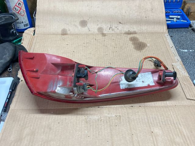 bontott PEUGEOT 607 Jobb Külső Hátsó Lámpa