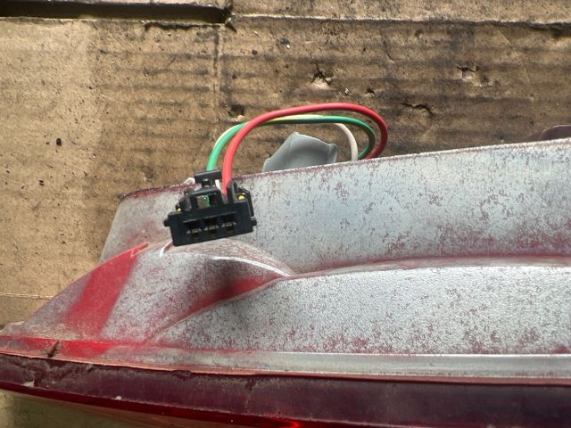 bontott PEUGEOT 607 Jobb Külső Hátsó Lámpa