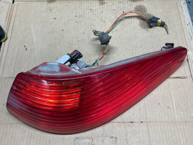 bontott PEUGEOT 607 Jobb Külső Hátsó Lámpa