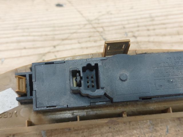 bontott PEUGEOT 607 Középső Szellőző