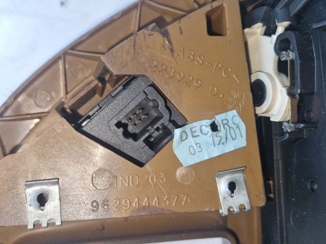 bontott PEUGEOT 607 Középső Szellőző