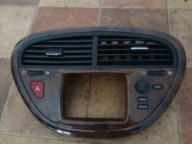 bontott PEUGEOT 607 Középső Szellőző