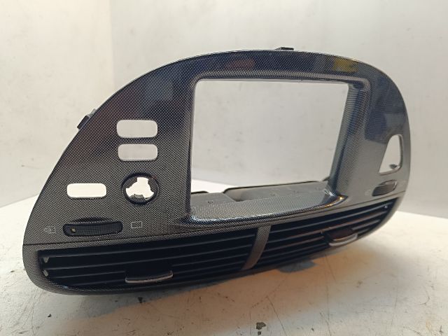 bontott PEUGEOT 607 Középső Szellőző