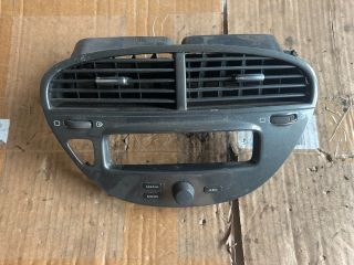 bontott PEUGEOT 607 Középső Szellőző