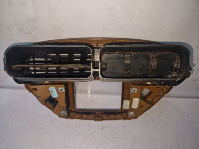 bontott PEUGEOT 607 Középső Szellőző