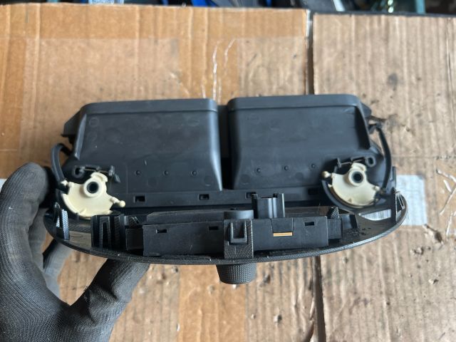 bontott PEUGEOT 607 Középső Szellőző