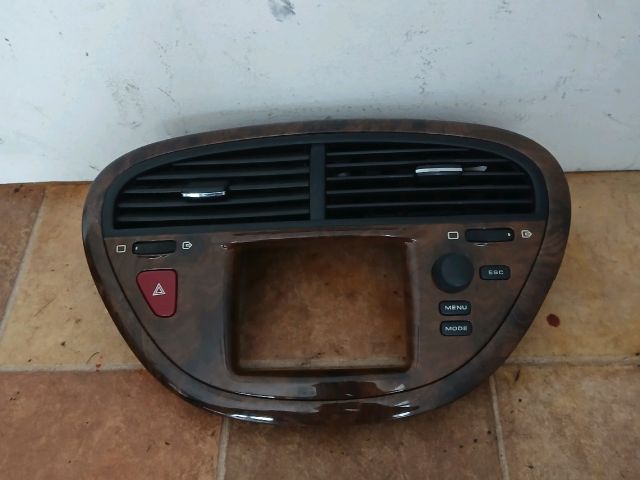 bontott PEUGEOT 607 Középső Szellőző