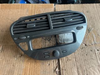 bontott PEUGEOT 607 Középső Szellőző