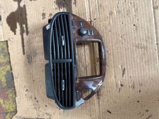 bontott PEUGEOT 607 Középső Szellőző