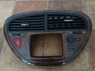 bontott PEUGEOT 607 Középső Szellőző