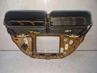 bontott PEUGEOT 607 Középső Szellőző