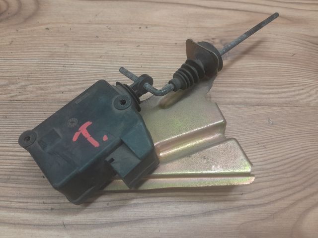 bontott PEUGEOT 607 Központizár Motor Tankajtó