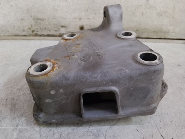 bontott PEUGEOT 607 Motor Tartó Bak (Fém)