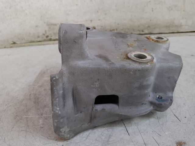bontott PEUGEOT 607 Motor Tartó Bak (Fém)