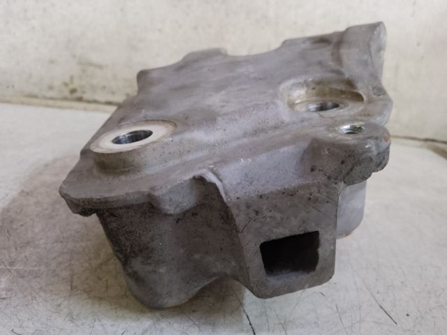 bontott PEUGEOT 607 Motor Tartó Bak (Fém)