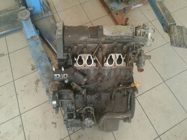 bontott PEUGEOT 806 Motor (Fűzött blokk hengerfejjel)