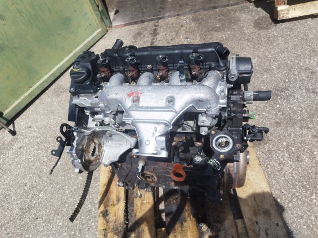 bontott PEUGEOT 807 Motor (Fűzött blokk hengerfejjel)