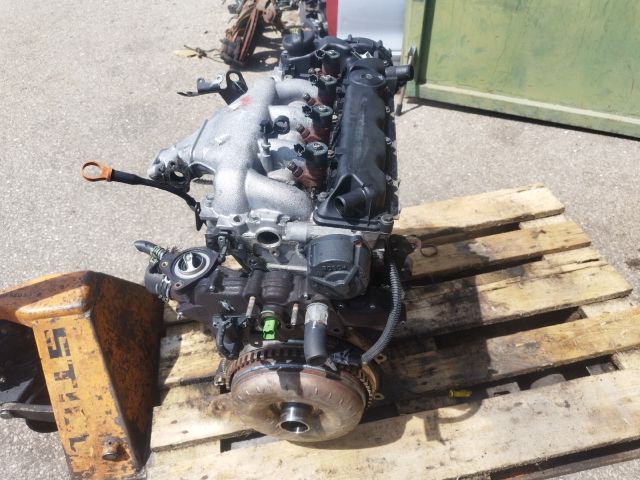 bontott PEUGEOT 807 Motor (Fűzött blokk hengerfejjel)