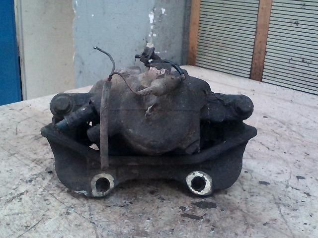 bontott PEUGEOT 807 Bal első Féknyereg Munkahengerrel