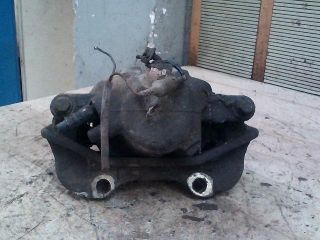 bontott PEUGEOT 807 Bal első Féknyereg Munkahengerrel