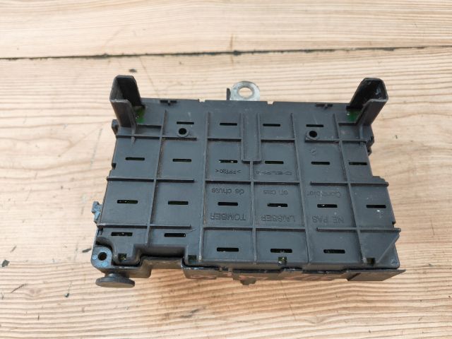 bontott PEUGEOT 807 Biztosítéktábla Motortér