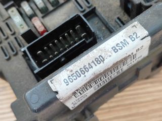 bontott PEUGEOT 807 Biztosítéktábla Motortér