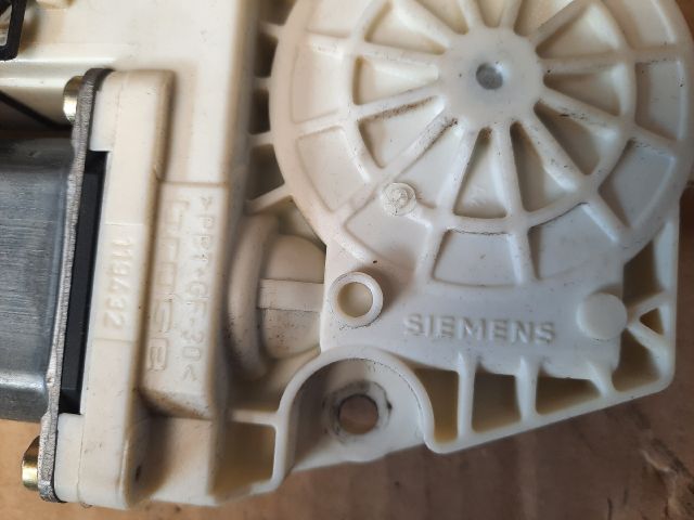 bontott PEUGEOT 807 Bal első Ablakemelő Motor