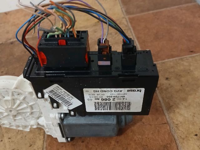 bontott PEUGEOT 807 Bal első Ablakemelő Motor